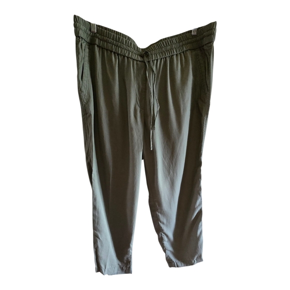 Talbots Pants - Talbots Green Capris Relaxed Fit Elastic Waist